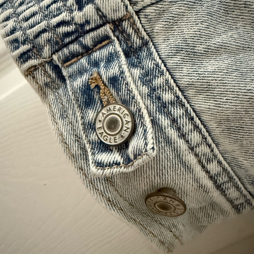Y2K American Eagle Outfitters Blue Denim Jacket with White Lining - Picture 8 of 8